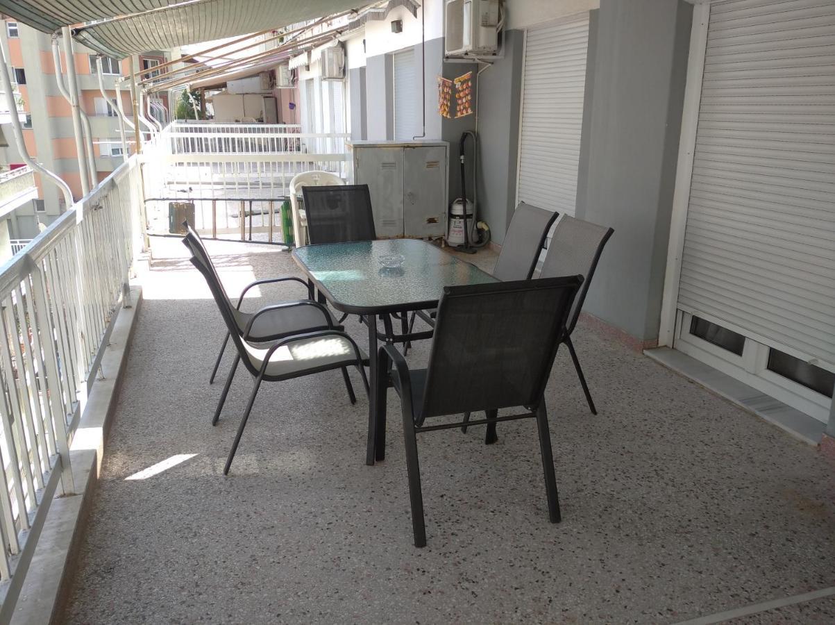 Debby'S Central Apartment Kavala Exterior foto